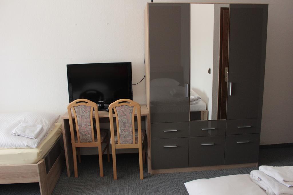 Airport-Hotel Zum Taubengrund Kelsterbach Room photo