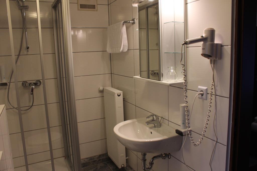 Airport-Hotel Zum Taubengrund Kelsterbach Room photo