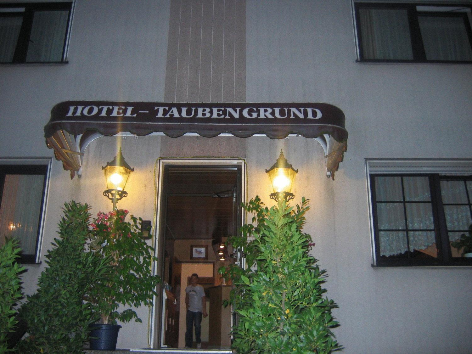 Airport-Hotel Zum Taubengrund Kelsterbach Exterior photo